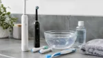 Zahnbürste reinigen und desinfizieren